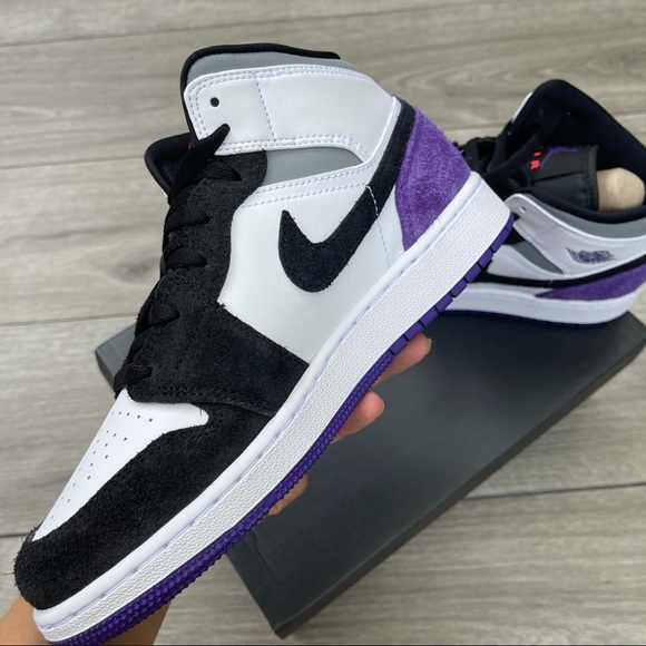 Air Jordan 1 Mid New w Box - Picture 5 of 10